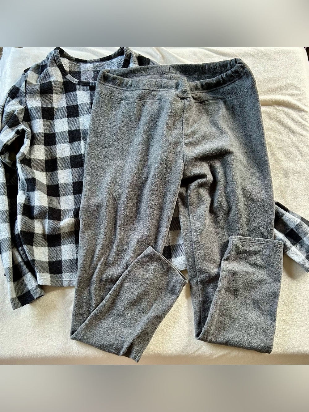 Cuddl Duds Gray Fleece Lounge Pants with Black & White Buffalo Check Top Sz L